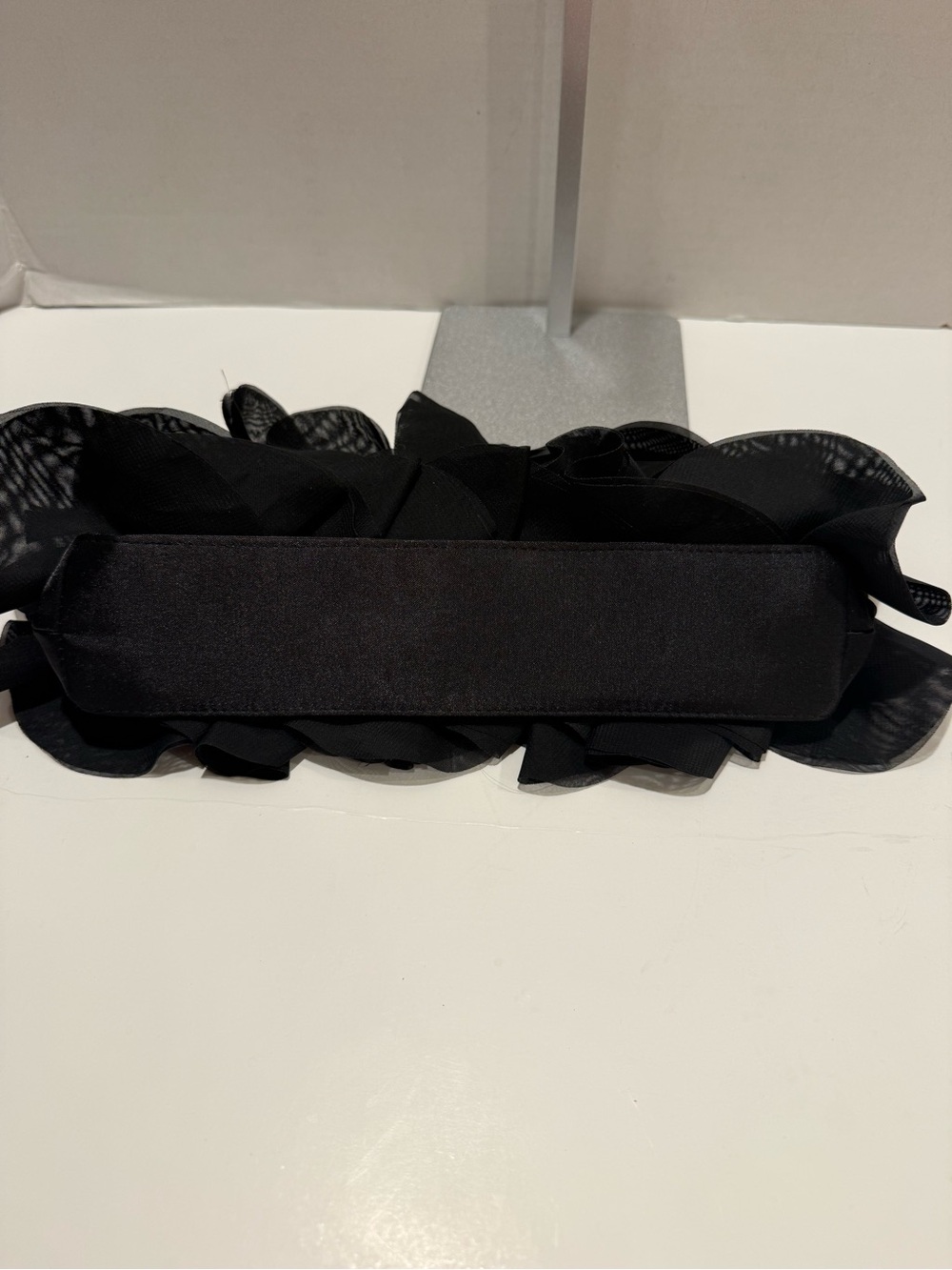 Elegant Black Ruffled Chain-Handle Clutch with Crystal Detail - Picture 11 of 15